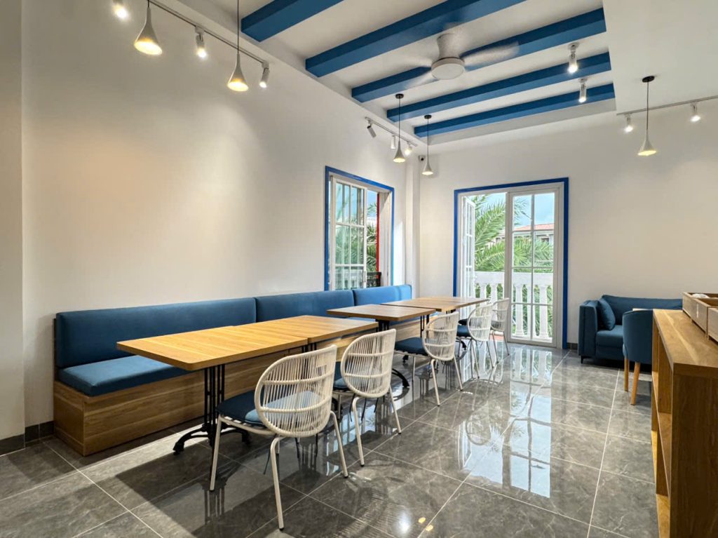Thiết kế nhà hàng Phú Quốc phong cách Mediterranean Coastal bởi Roma Design