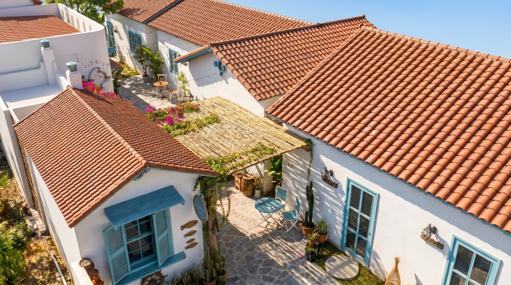 Thiết kế bungalow Phú Quốc phong cách Mediterranean Tropical bởi Roma Design